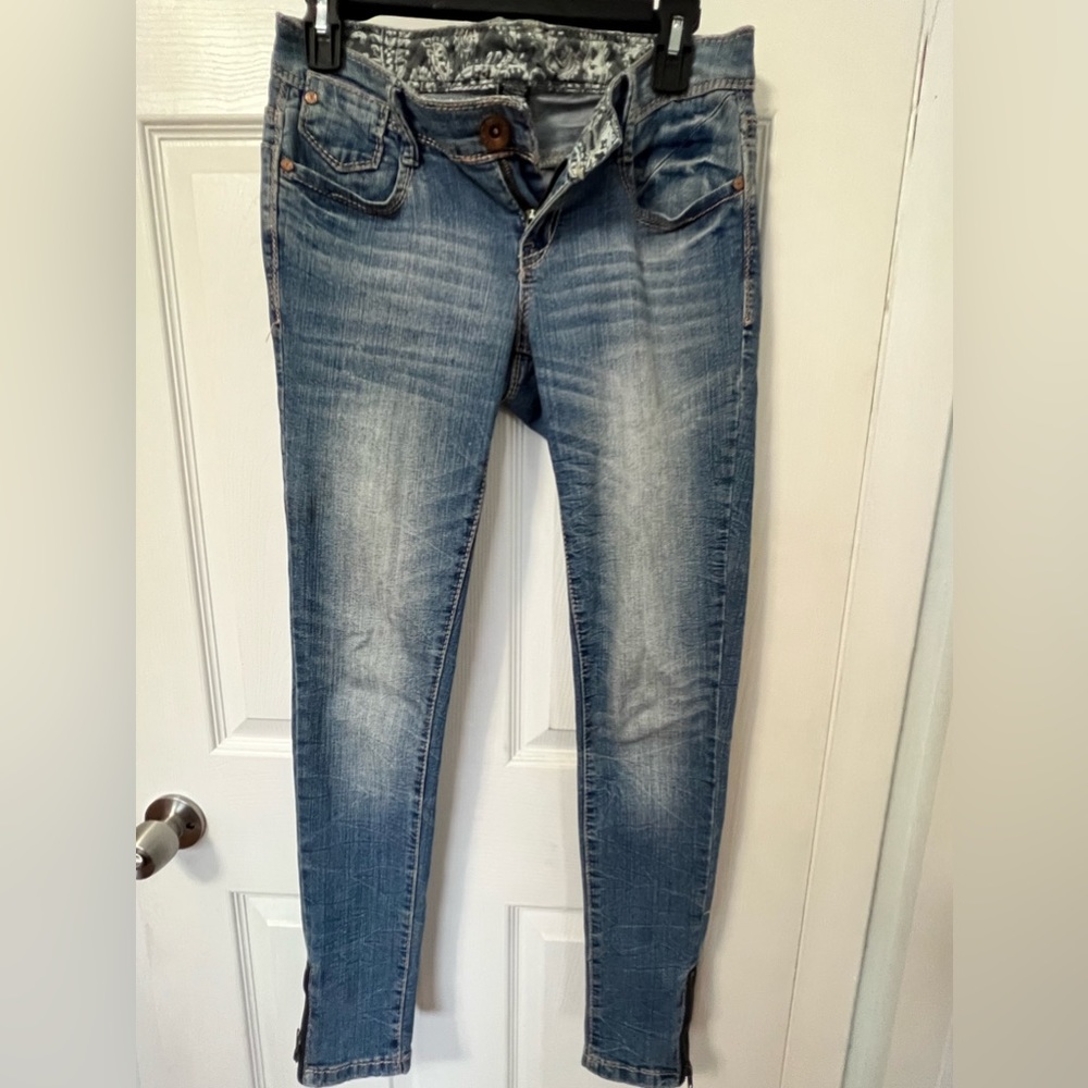 Ariya Jeans